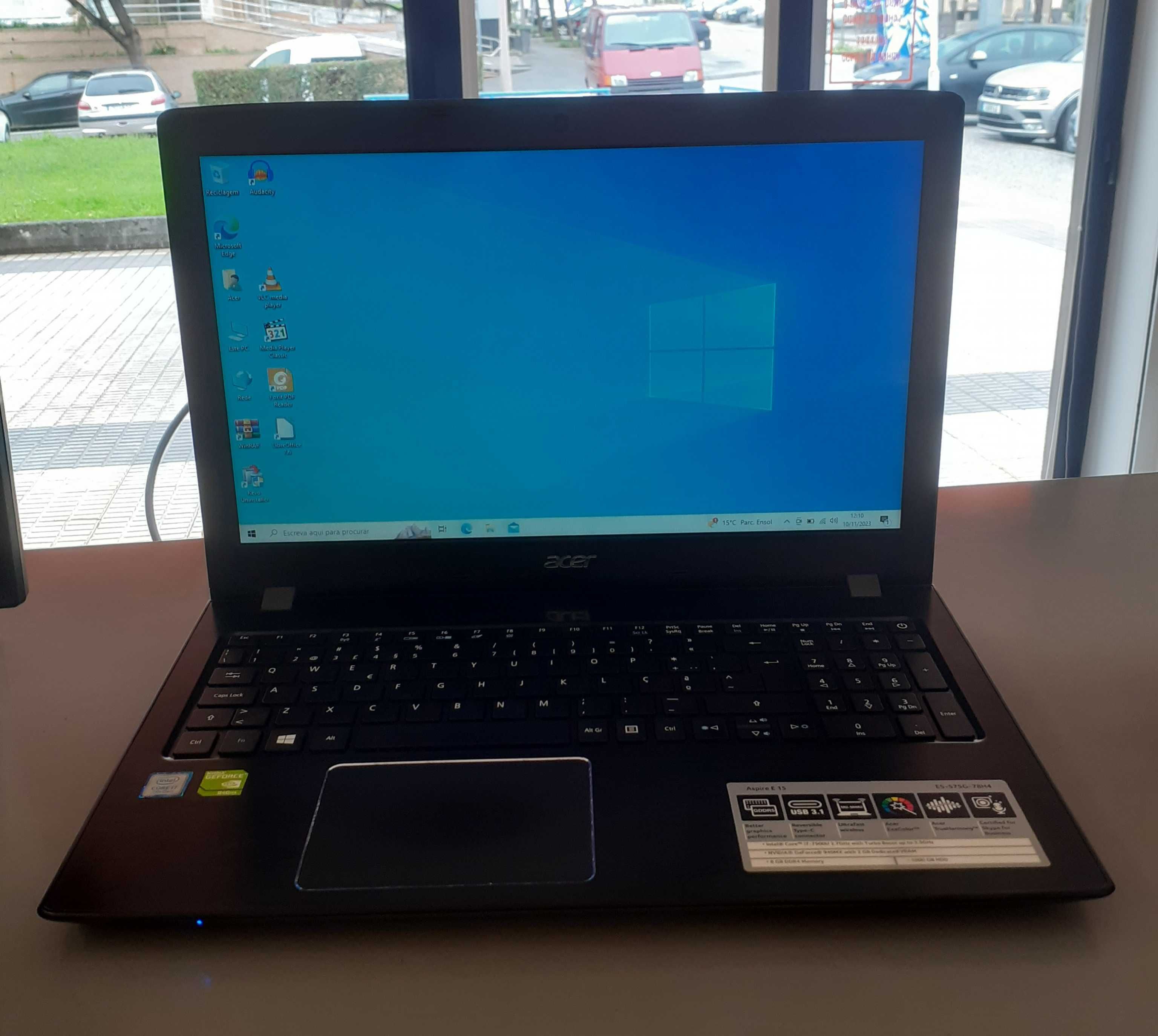 // Portátil Acer Aspire E5-575G-78h4  i7-7500U | 8gb | Sdd 512gb