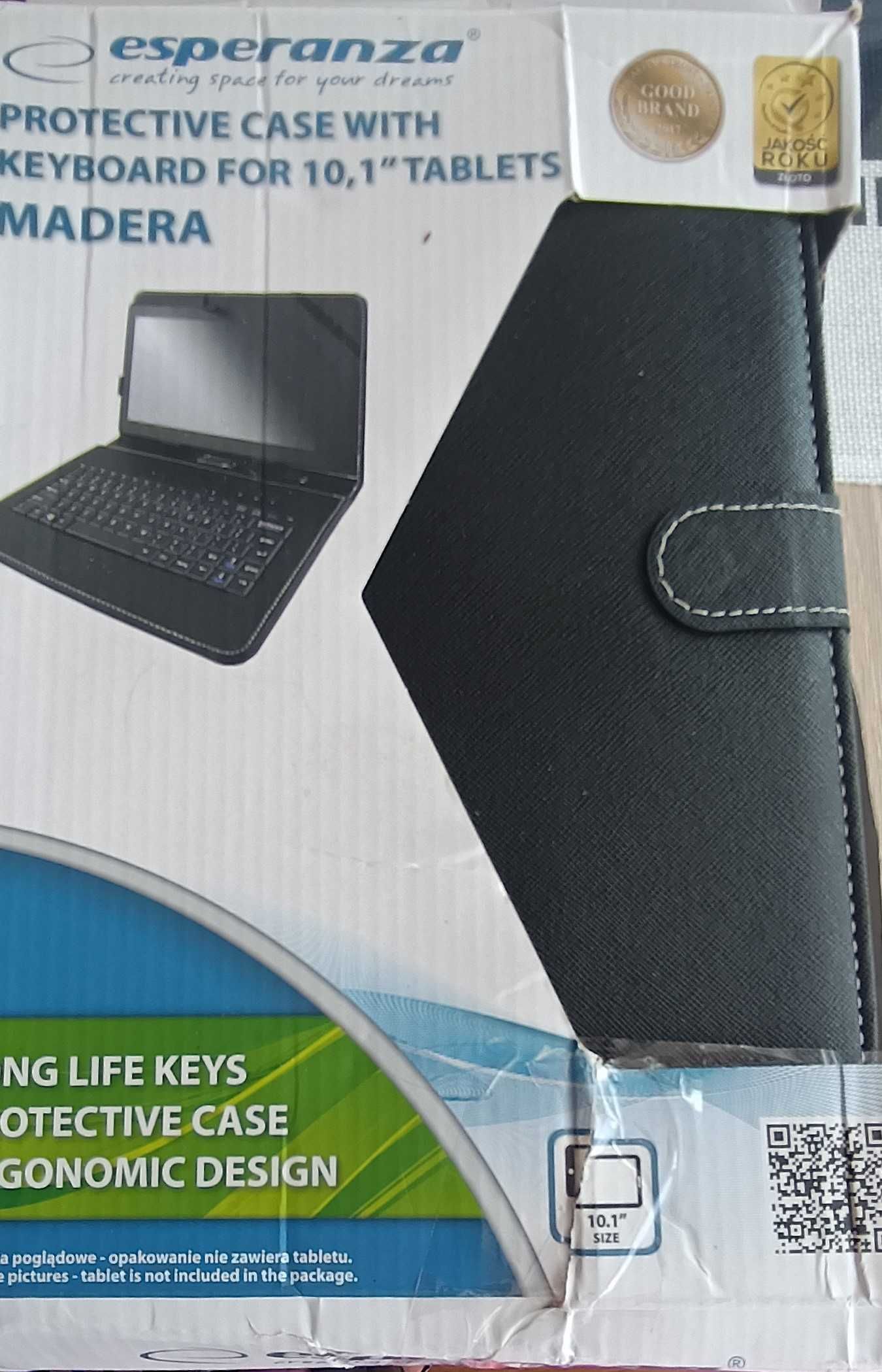 Tablet z klawiaturą w etui i z power bank