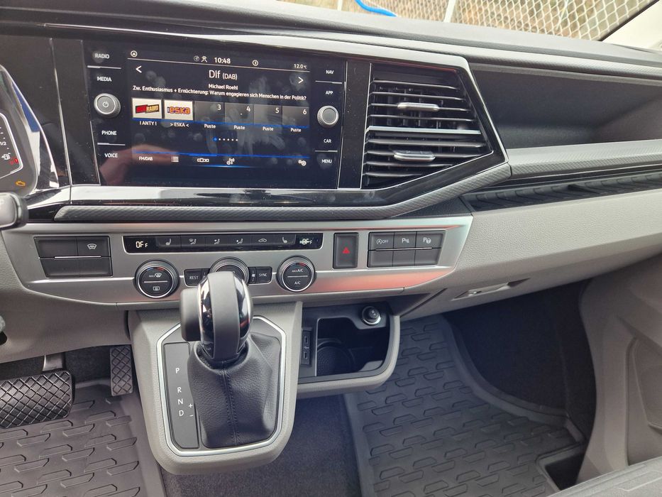 Najem Wynajem Busa 8os. Volkswagen T6.1 Caravel 23r 150KMDSG Szczecin