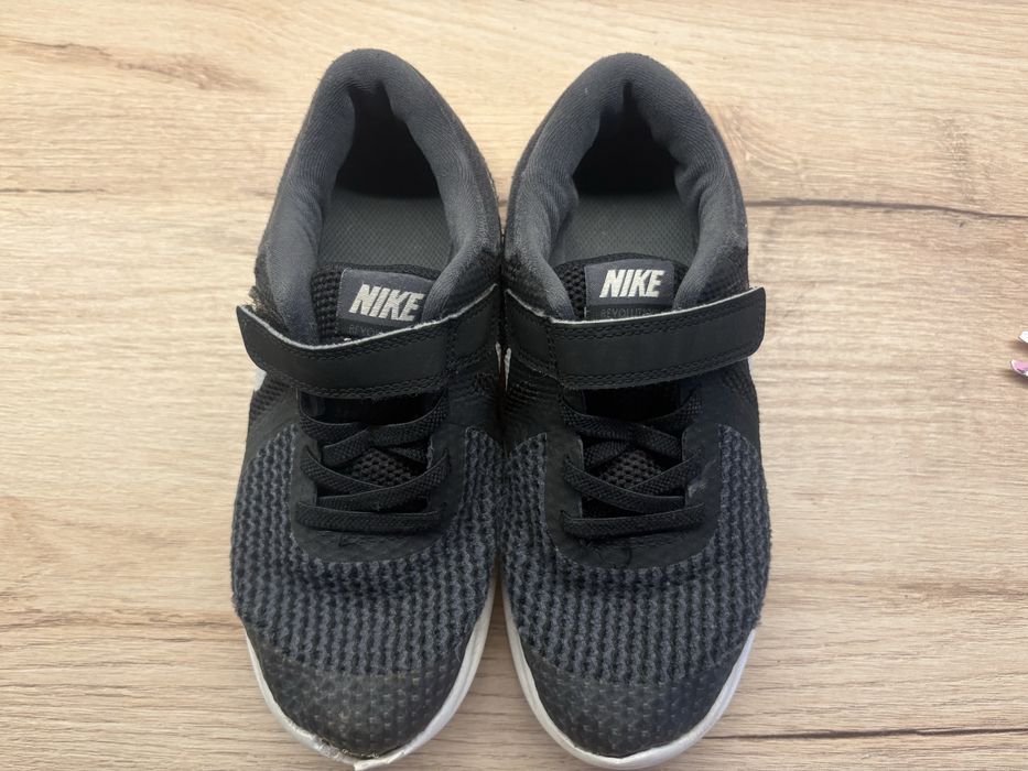 Trampki Nike r. 33 uszkodzone