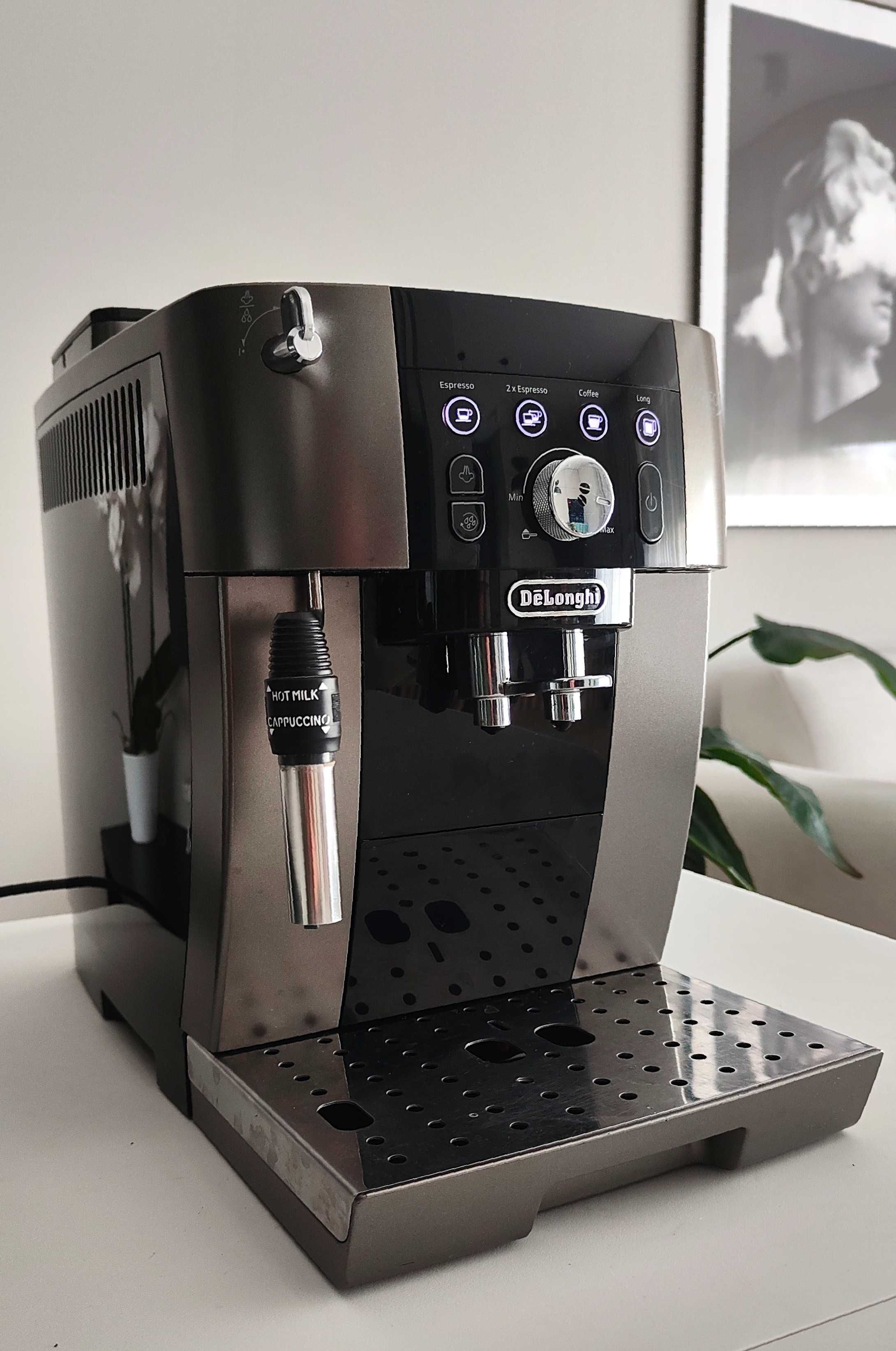 Ekspres do kawy Delonghi Magnifica S Smart w świetnym sta