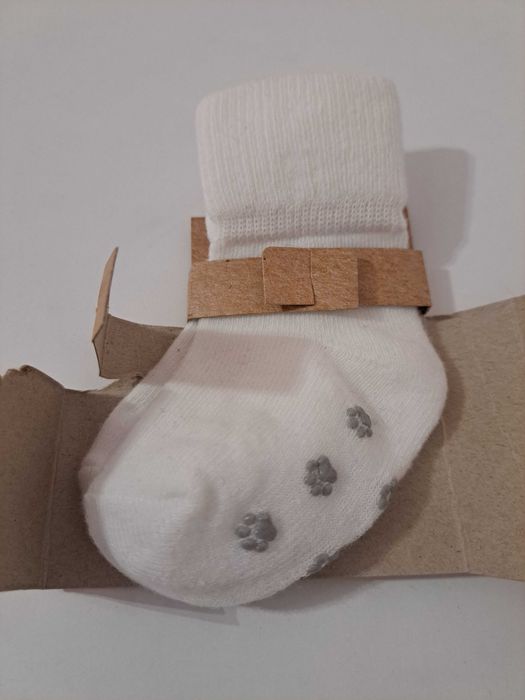 Skarpetki niemowlęce Leon Baby Bear antypoślizgowe na 6-12 miesięcy