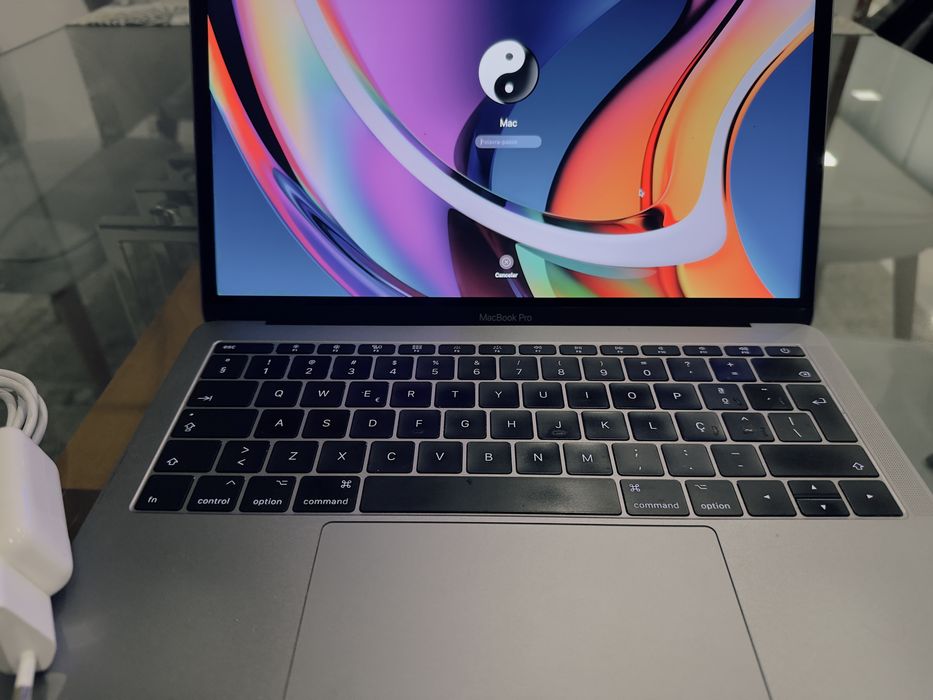 MacBook Pro (13-inch, 2017,Two Thunderbolt 3 ports)