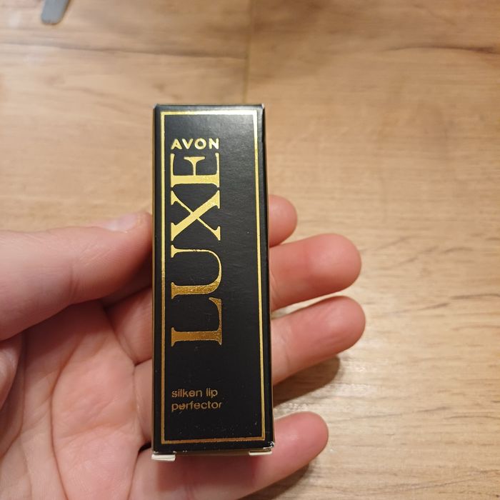 pomadka natural tint avon luxe