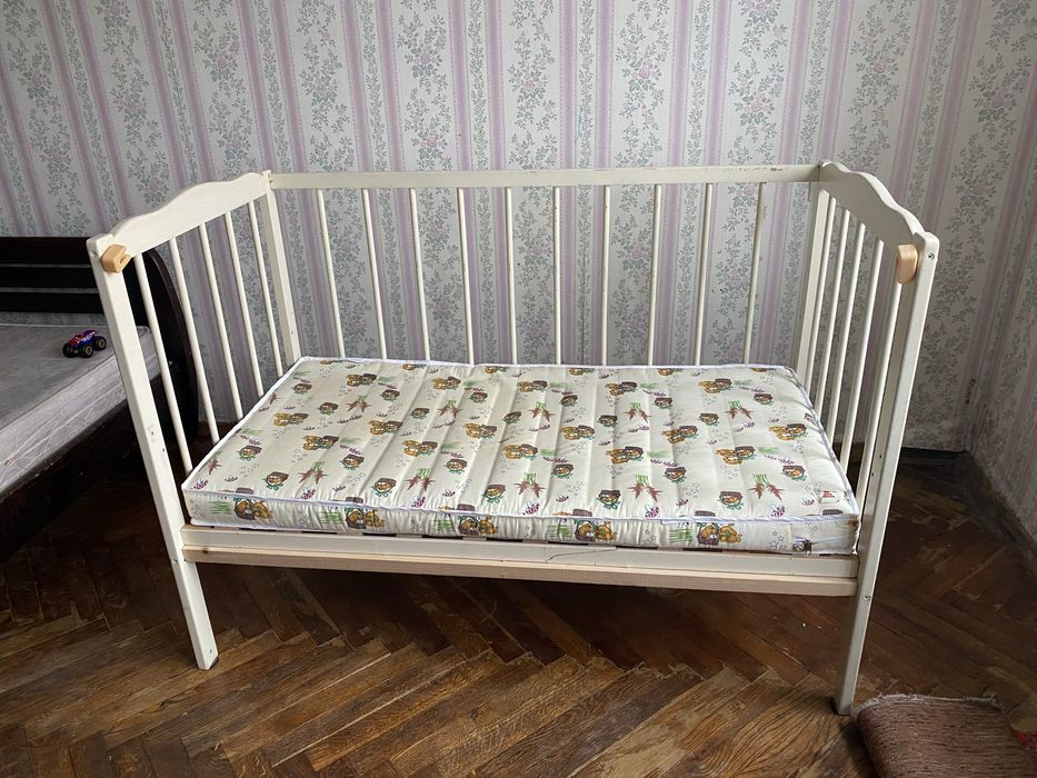 Безкоштовно! Дитяче ліжечко + матрац