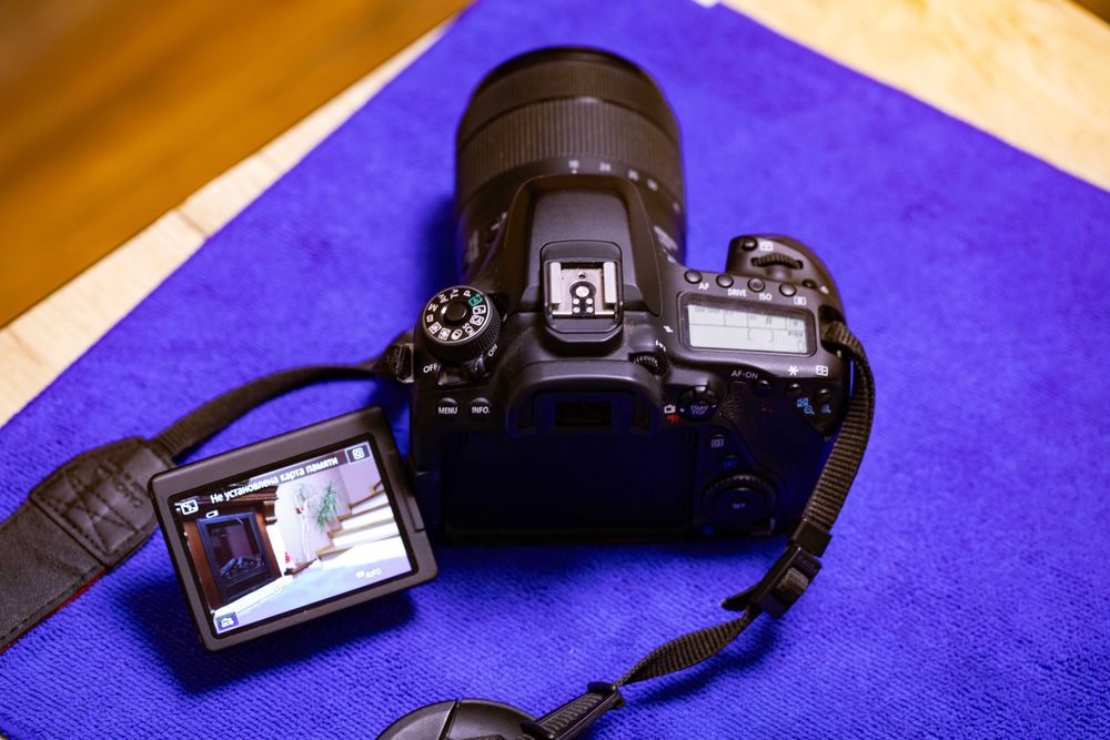 Canon 80D (4600 кадров) + Canon 18-135 USM