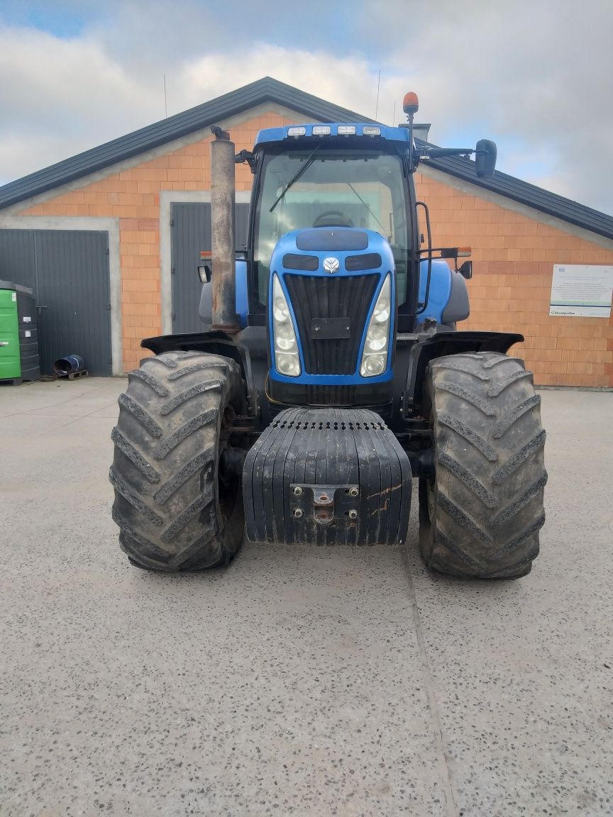 Ciągnik rolniczy New Holland 8040