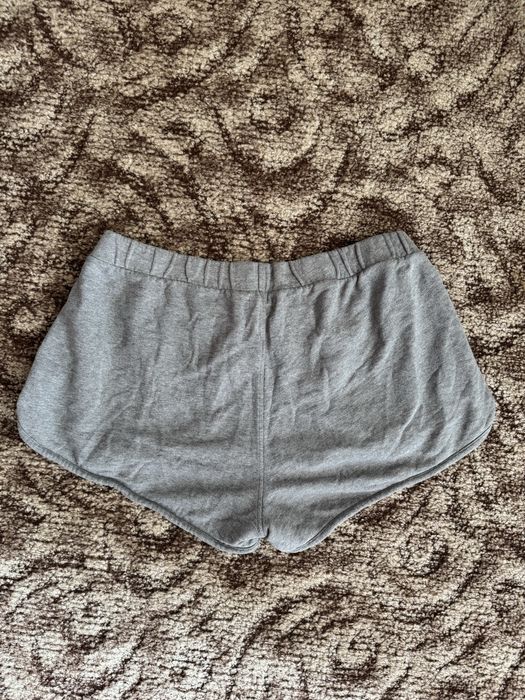 Оригінальні жіночі шорти Calvin Klein (L)