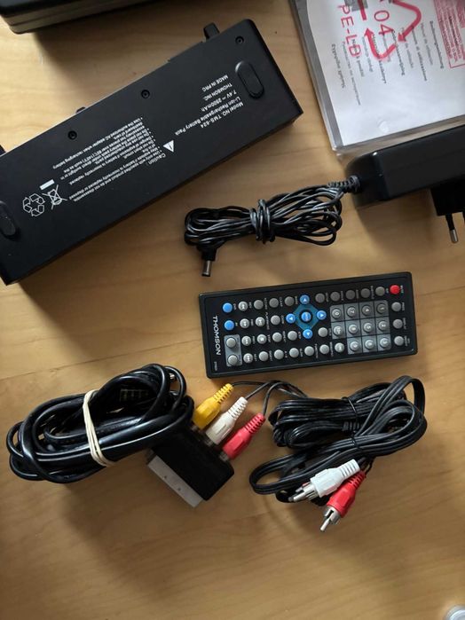 Leitor DVDs portátil Thomson DTH62464409332435201124