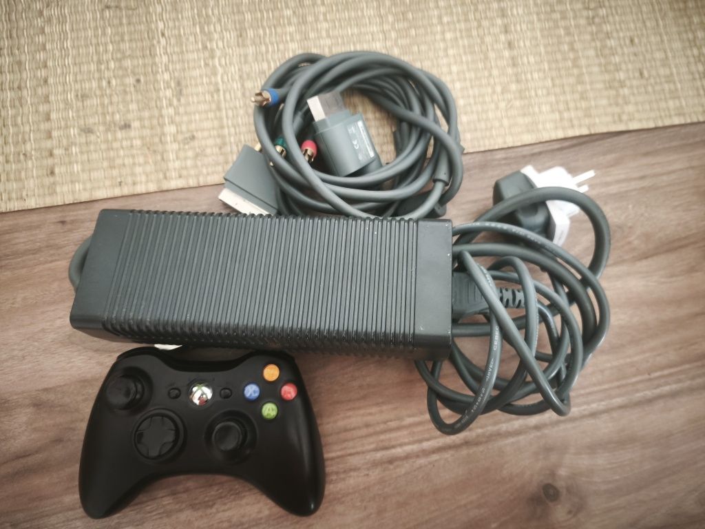 X-Box 360 Elite ..