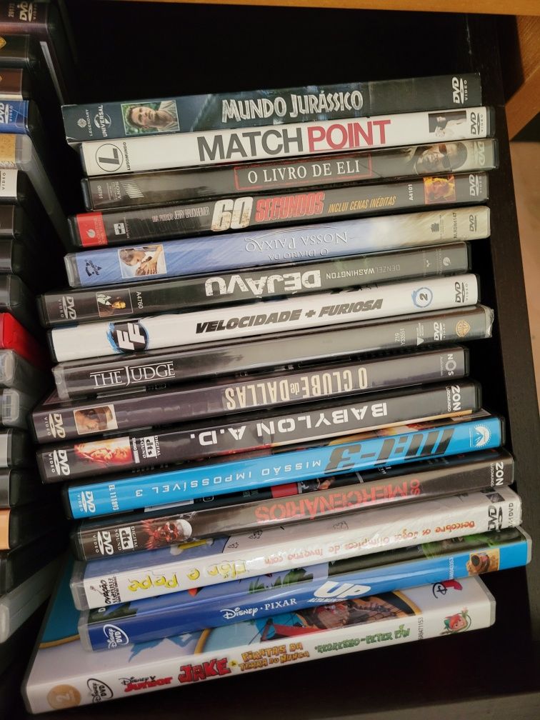DVDs e bluerays vários