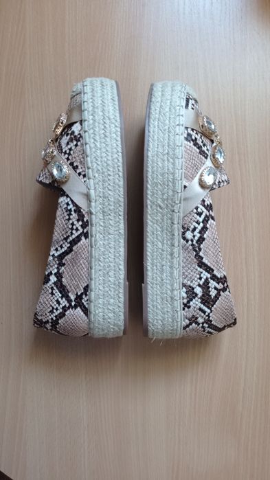 Buty damskie- Espadryle na platformie rozmiar 39
