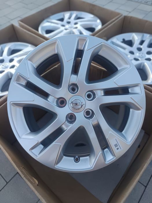 #O1 Alufelgi R17 5x108 Opel Astra Combo Grandland X Vivaro C