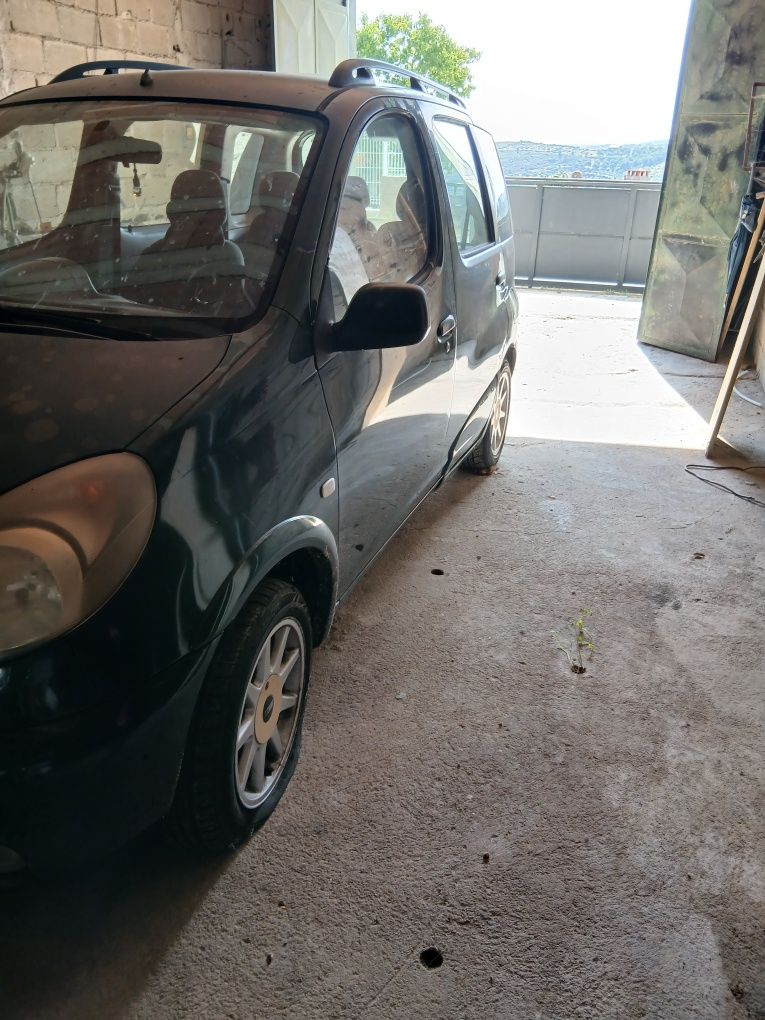 Vendo Toyota Yaris