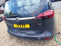 Скло /Кришка багажника/Ляда Opel Zafira C 15 р.в.