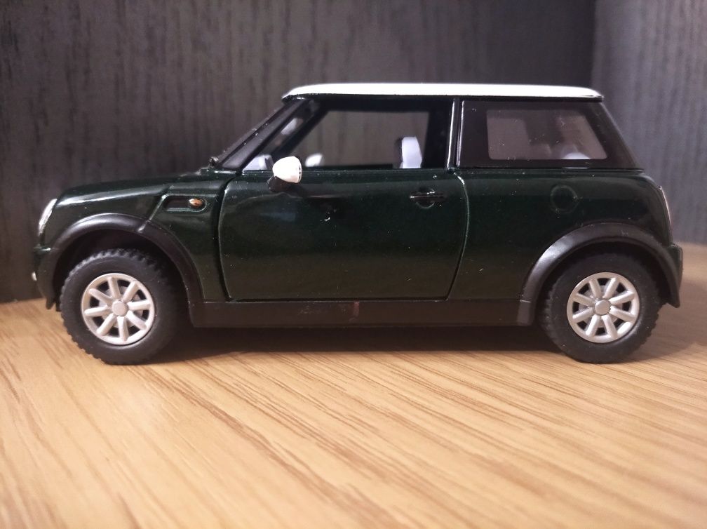 Масштабная литая модель Mini Cooper (Kinsmart) 12 см