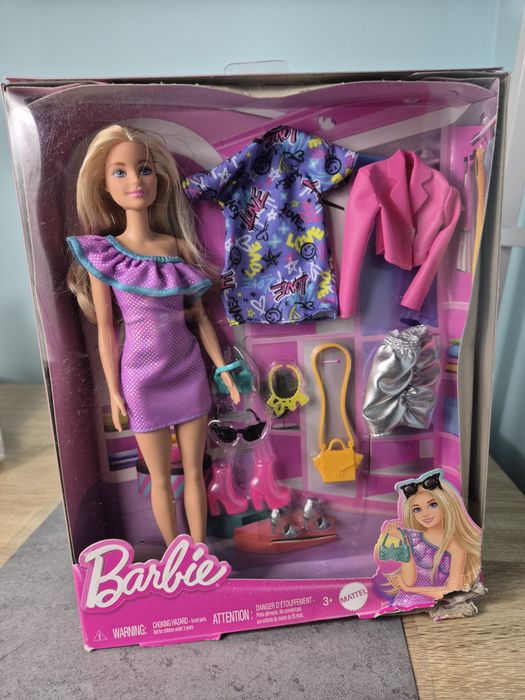 Nowa lalka Barbie Millie z zestawem ubranek hyt61 uszkodzone pudełko
