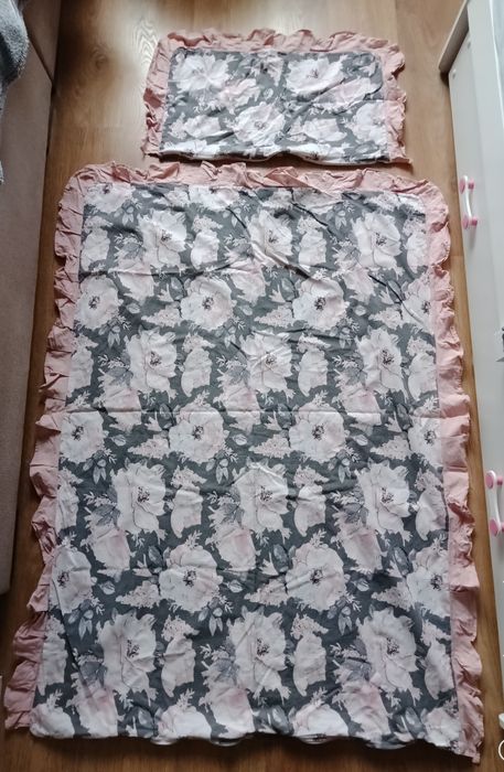 Pościel dziecięca z falbanką Peonie 100 x 135