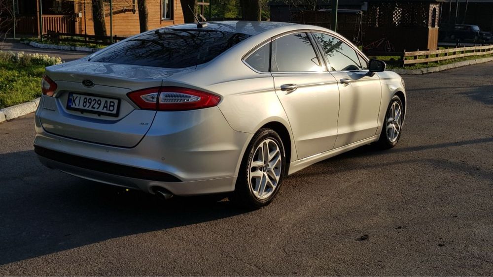 Ford Fusion 2.5 Газ 2015 рік в гарному стані