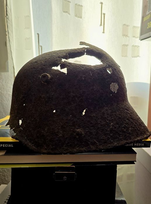 Parte de capacete alemão - Primeira Guerra Mundial