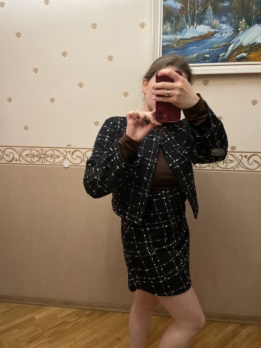 Твідовий костюм у клітинку