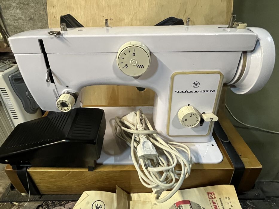 Продам Швейна машинка чайка 132 М
