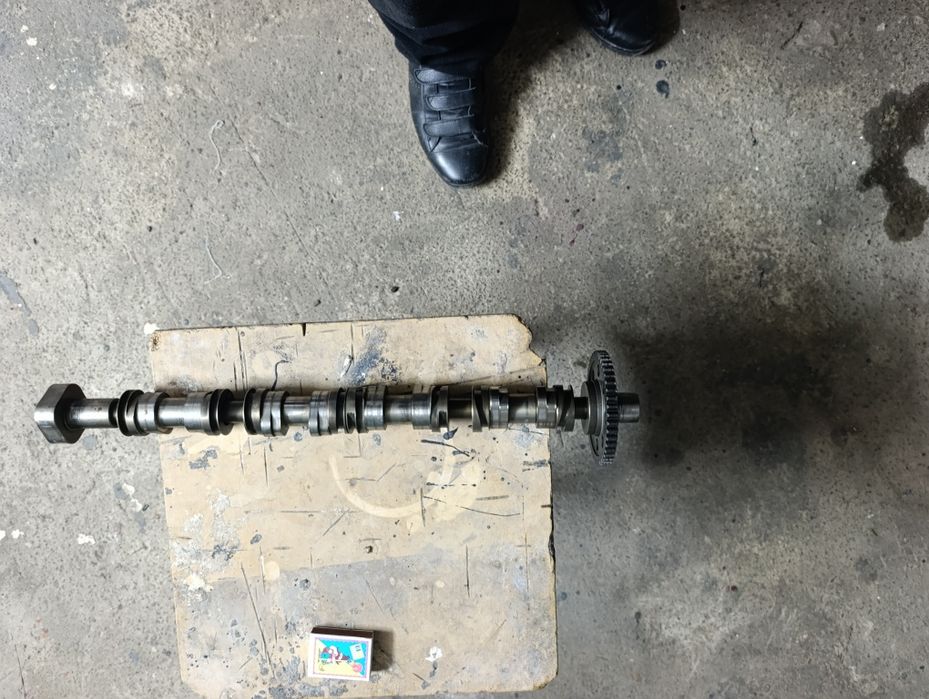 Ауді Q5 випускний розпредвал на бензиновий мотор 2.0 з2012 по2016 р