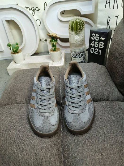 Adidas gazelle cinzentas