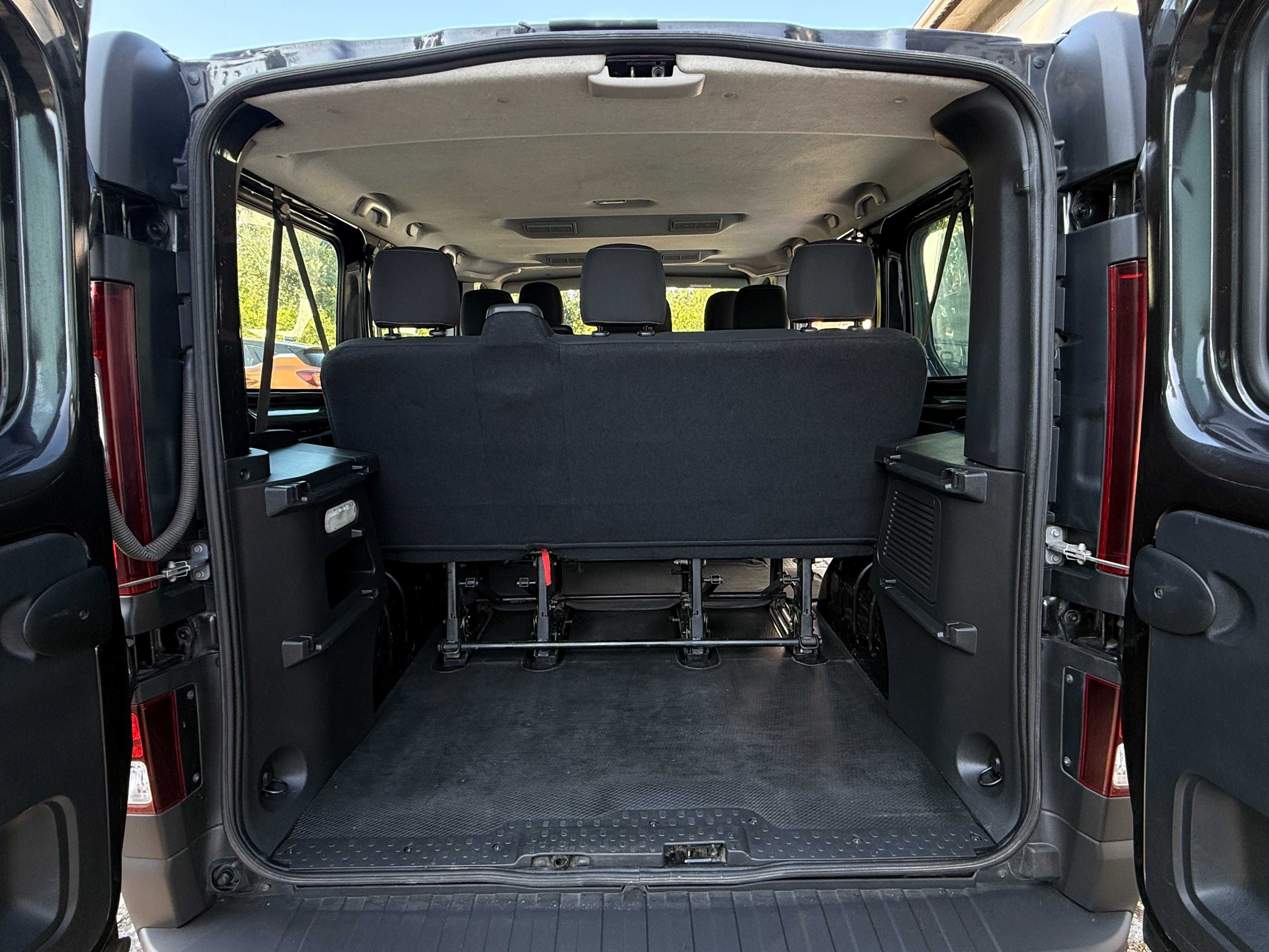 Renault Trafic 1.6 dCi | 9 Lugares | 2016 | Nacional | Com Garantia