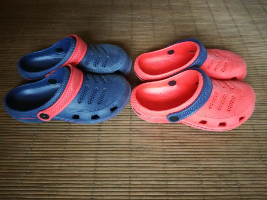 CROCS, 2 pares n.31, pouco utilizadas.