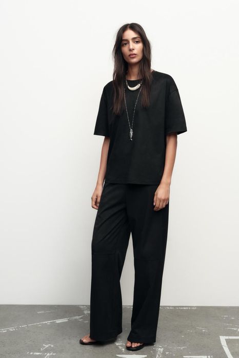 Стильний костюм зі штучної замші, бренд Zara