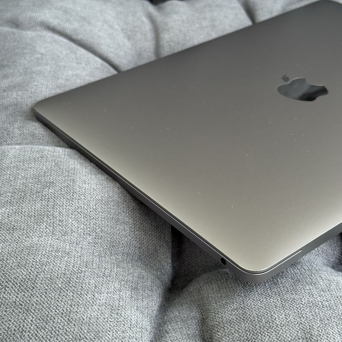 Apple macbook pro 13 2021 M1 256gb