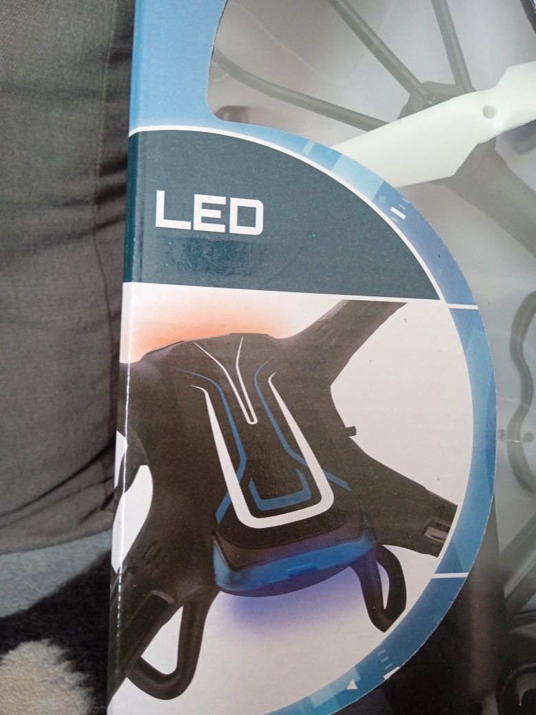 Nowy Dron obrotowy LED 360°