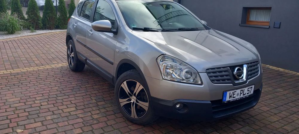 Nissan Qashqai 4x4 Automat Benzyna Navi Panorama Dach