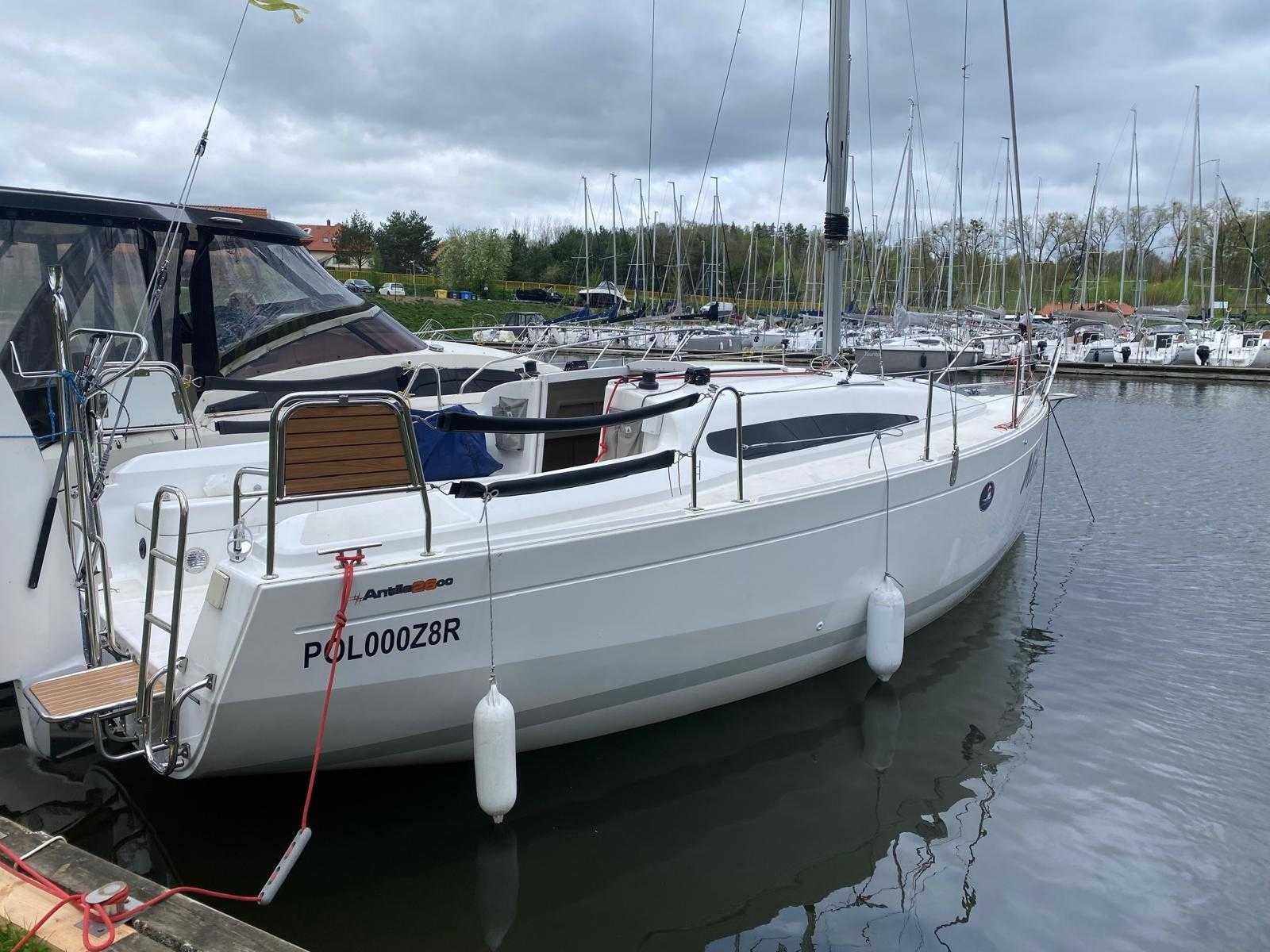 Łódź żaglowa żaglówka Antila 26cc jacht żaglowy 26