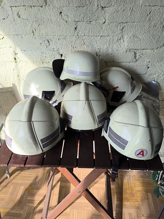 Hełmy strażackie, pasy