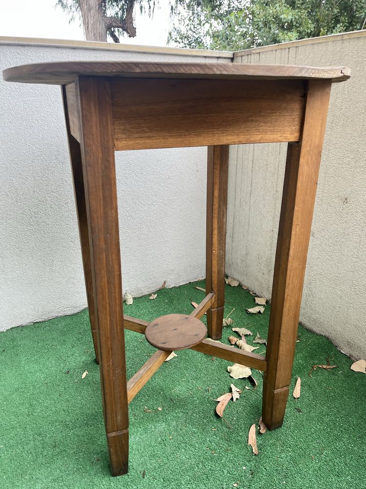 Mesa de apoio em madeira