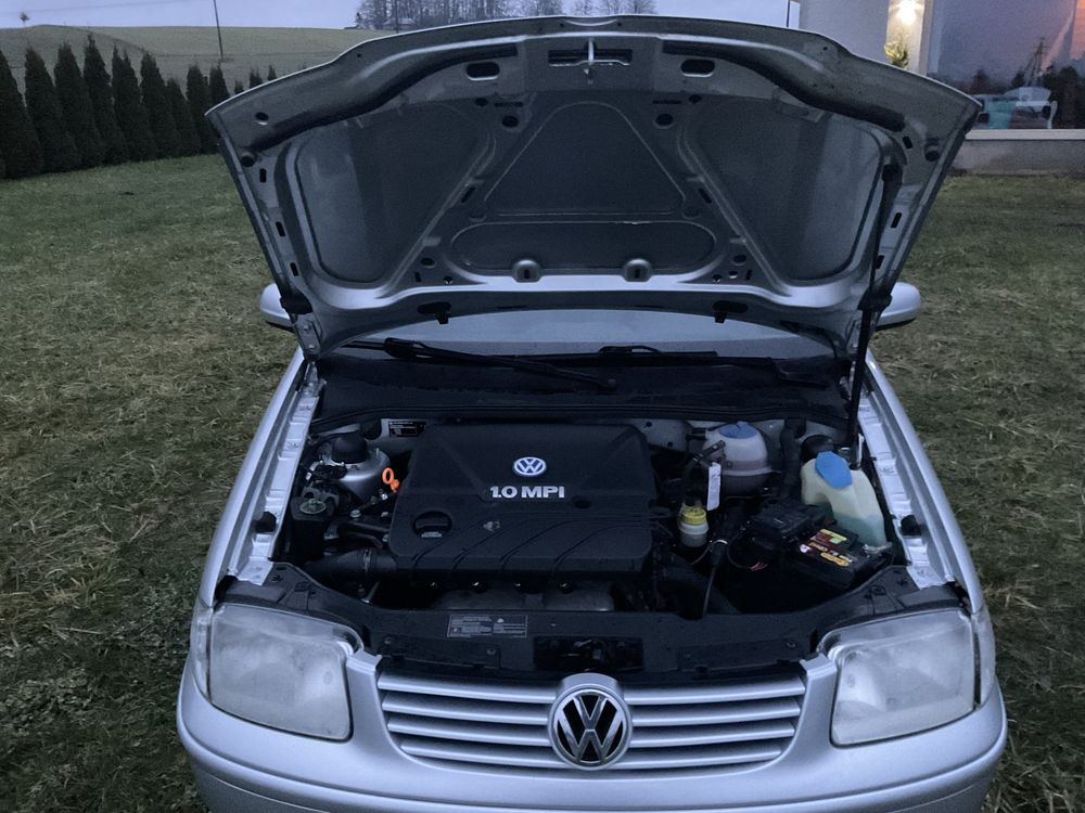 Sprzedam Volkswagena Polo, rok 2002, silnik 1.0 benzyna
