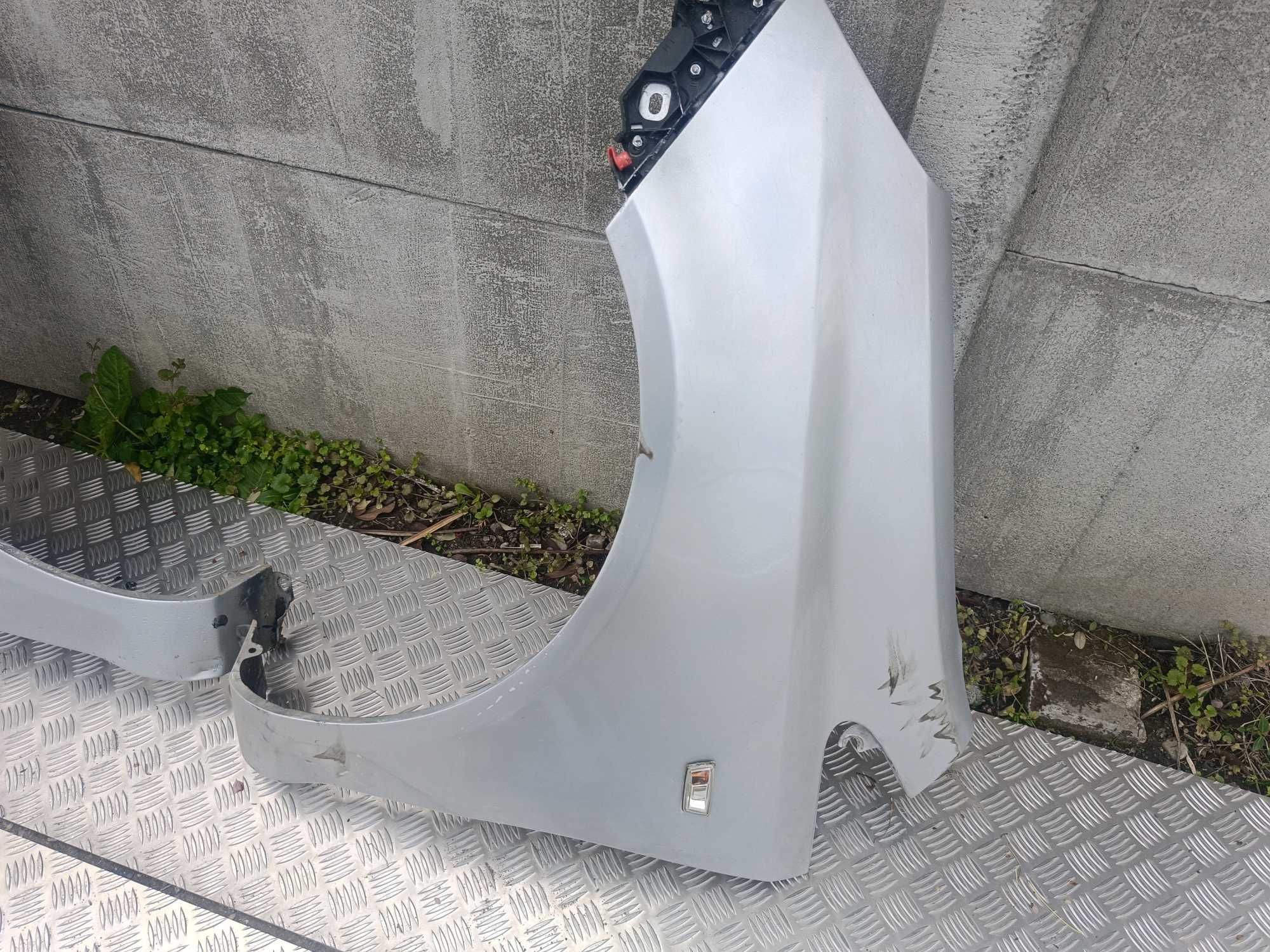 Błotnik Lewy Przód / Prawy Przód Opel Corsa D Z157