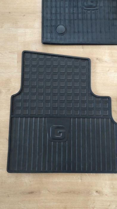 Dywaniki, wycieraczki gumowe Mercedes-Benz klasa G W464 oryginalne