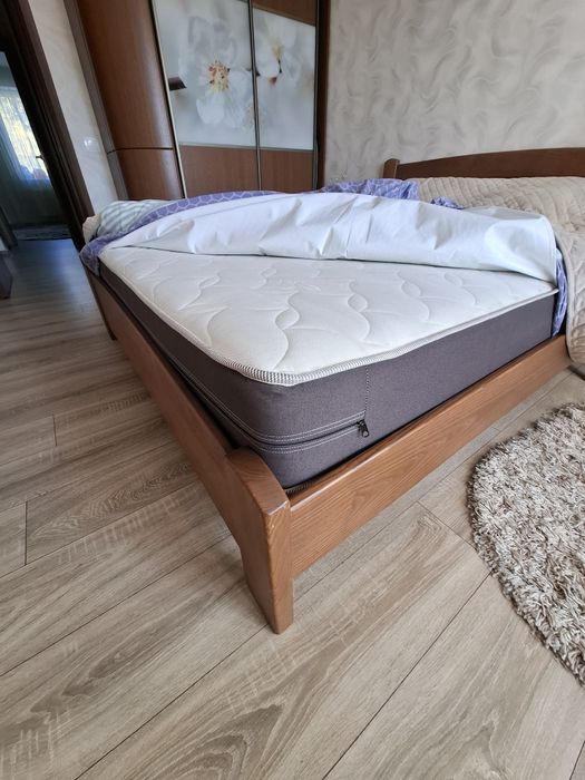 Продам двухспальную кровать 1600×2000 с ортопедическим матрасом