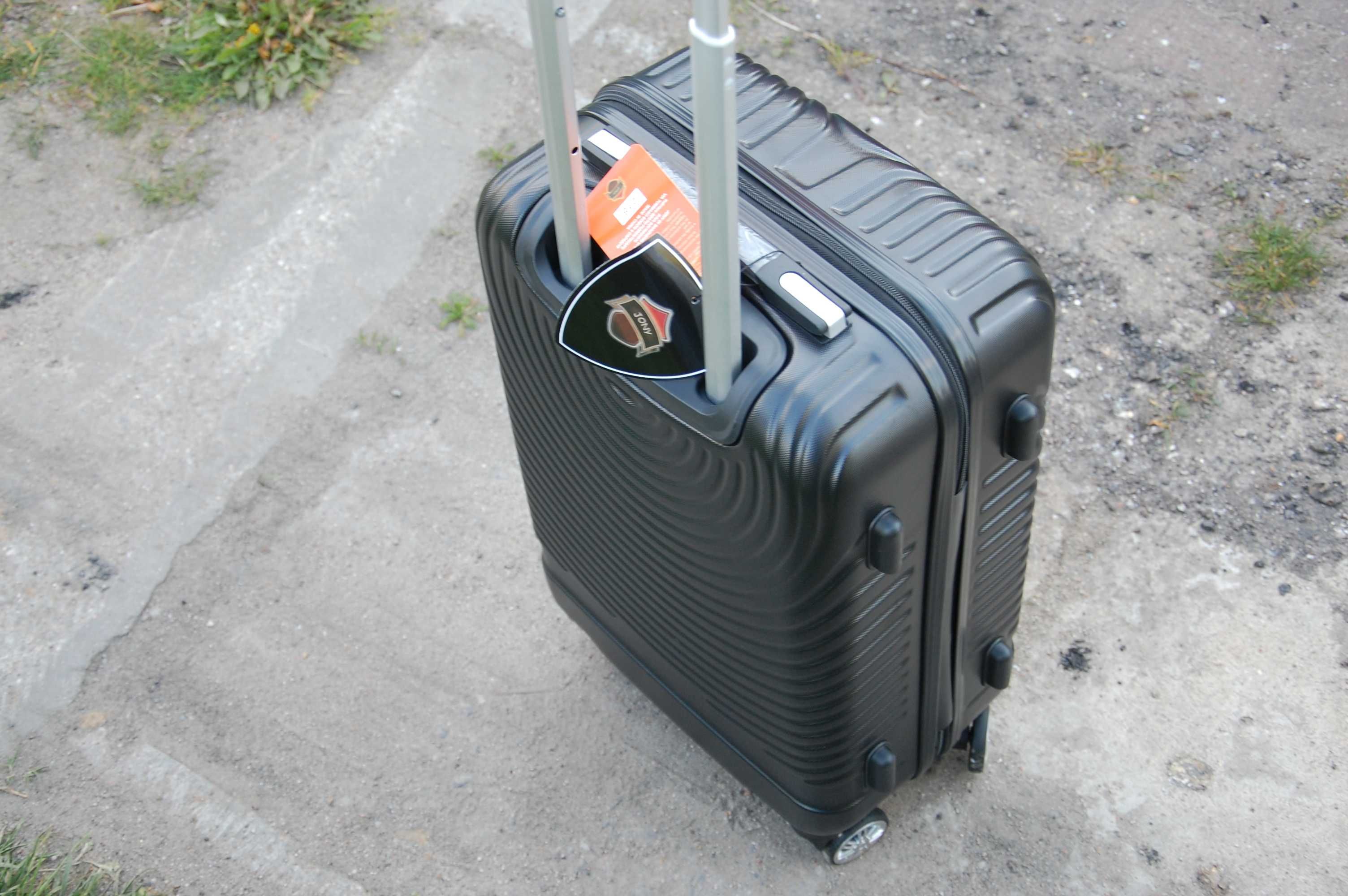 nowa mala walizka podrozna ABS na 4 kolkach obracanych 360 stopni