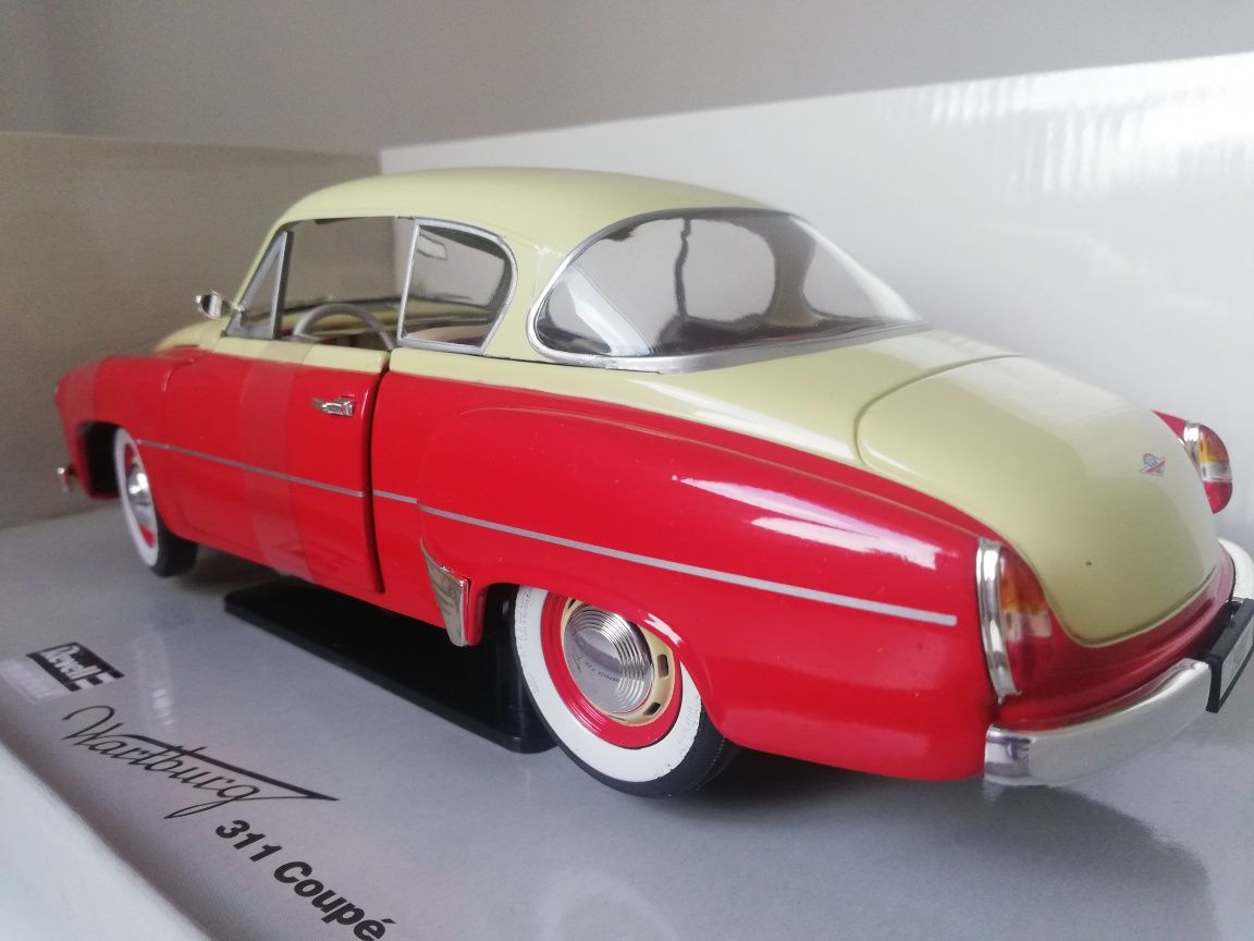 Wartburg 311 Coupe 1:18 Revell Metal