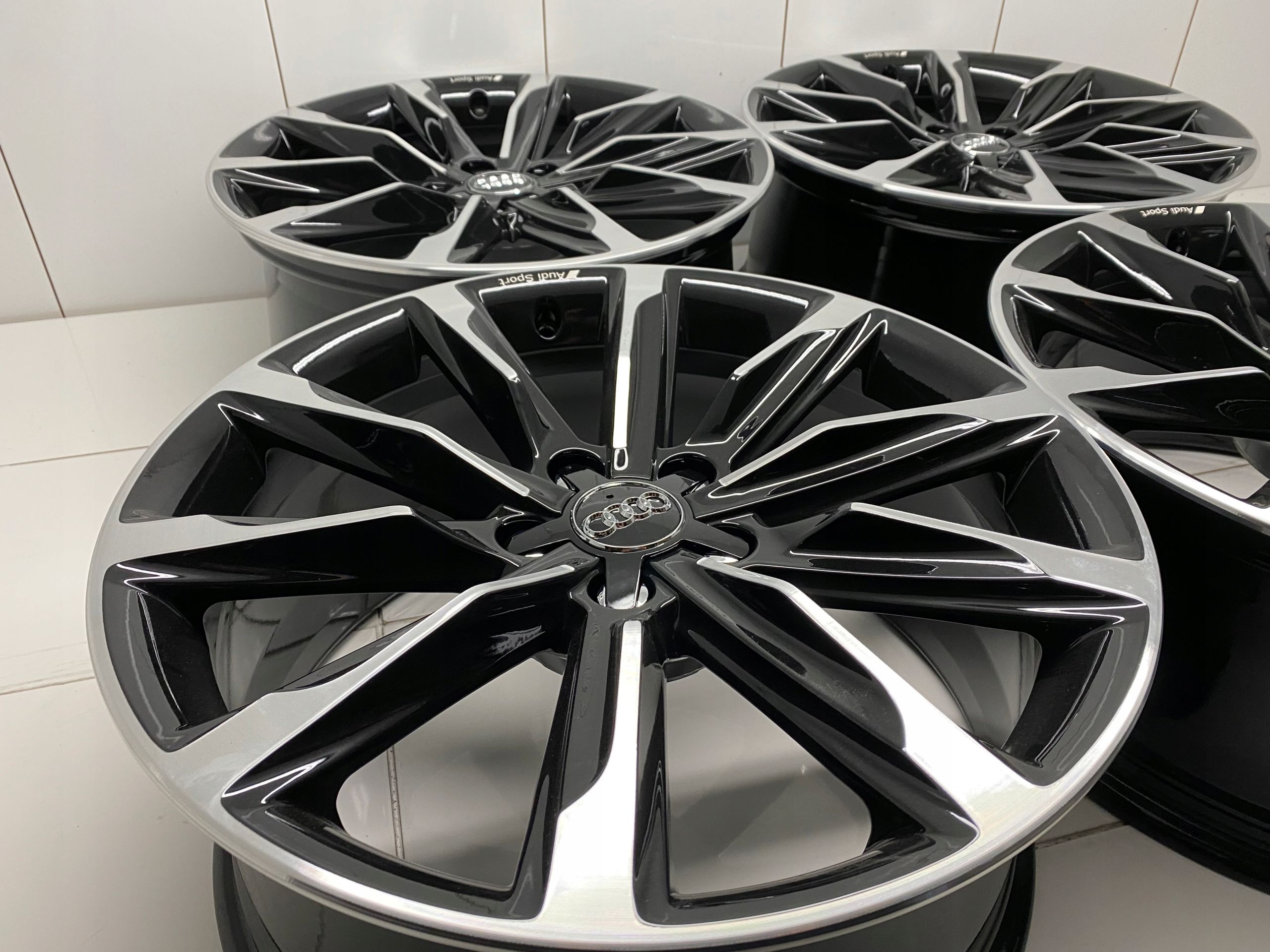Felgi 19 Audi A5 A6 A4 s Line 8.5 et 26 s Line Oem Ideal