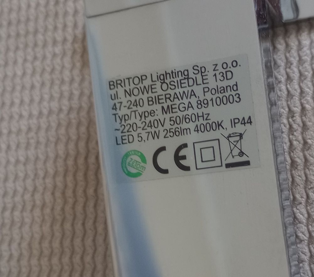 Kinkiet nad szafkę łazienkową, nad lustro