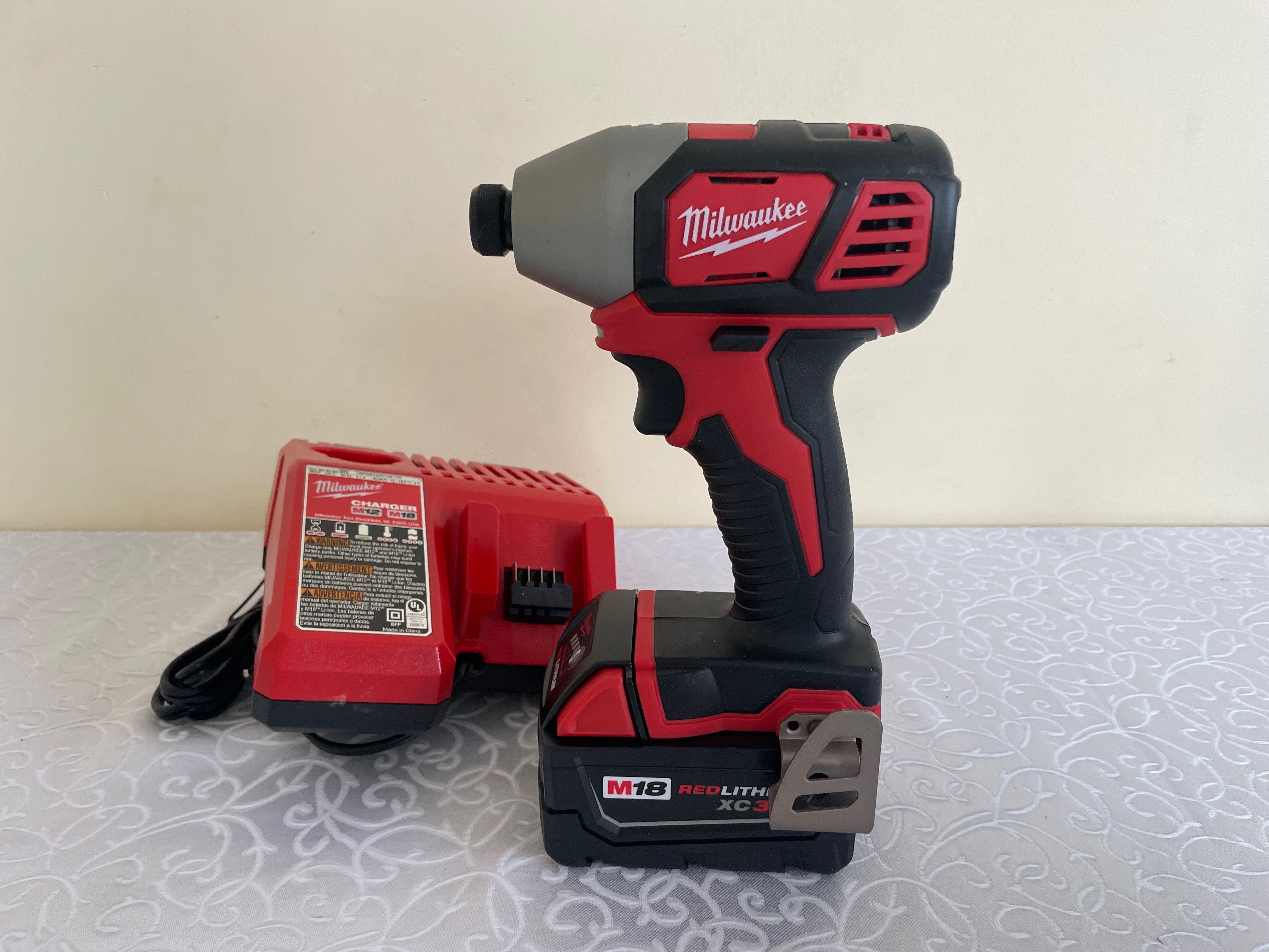 Ударний імпакт Milwaukee M18 2656-20 (комплект)