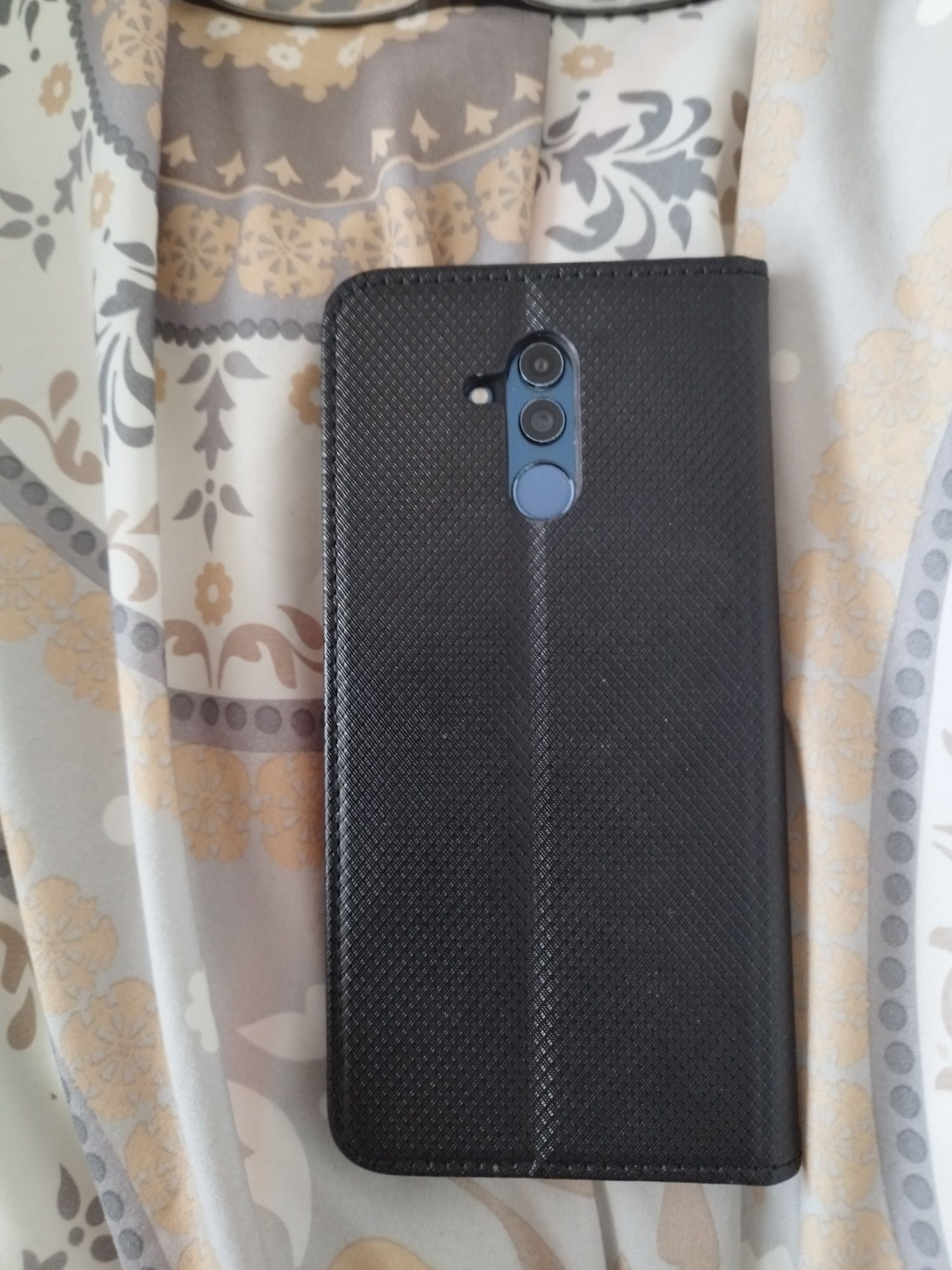 Smartfon Huawej P 20 Mate. Igła