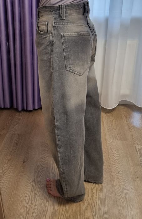 Продам Джинси Bershka Baloon