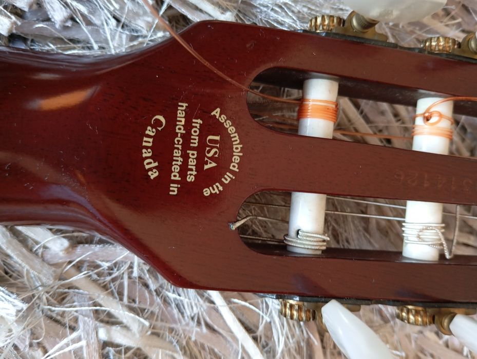 Guitarra Godin Multiac ACS SA - USA/Canadá