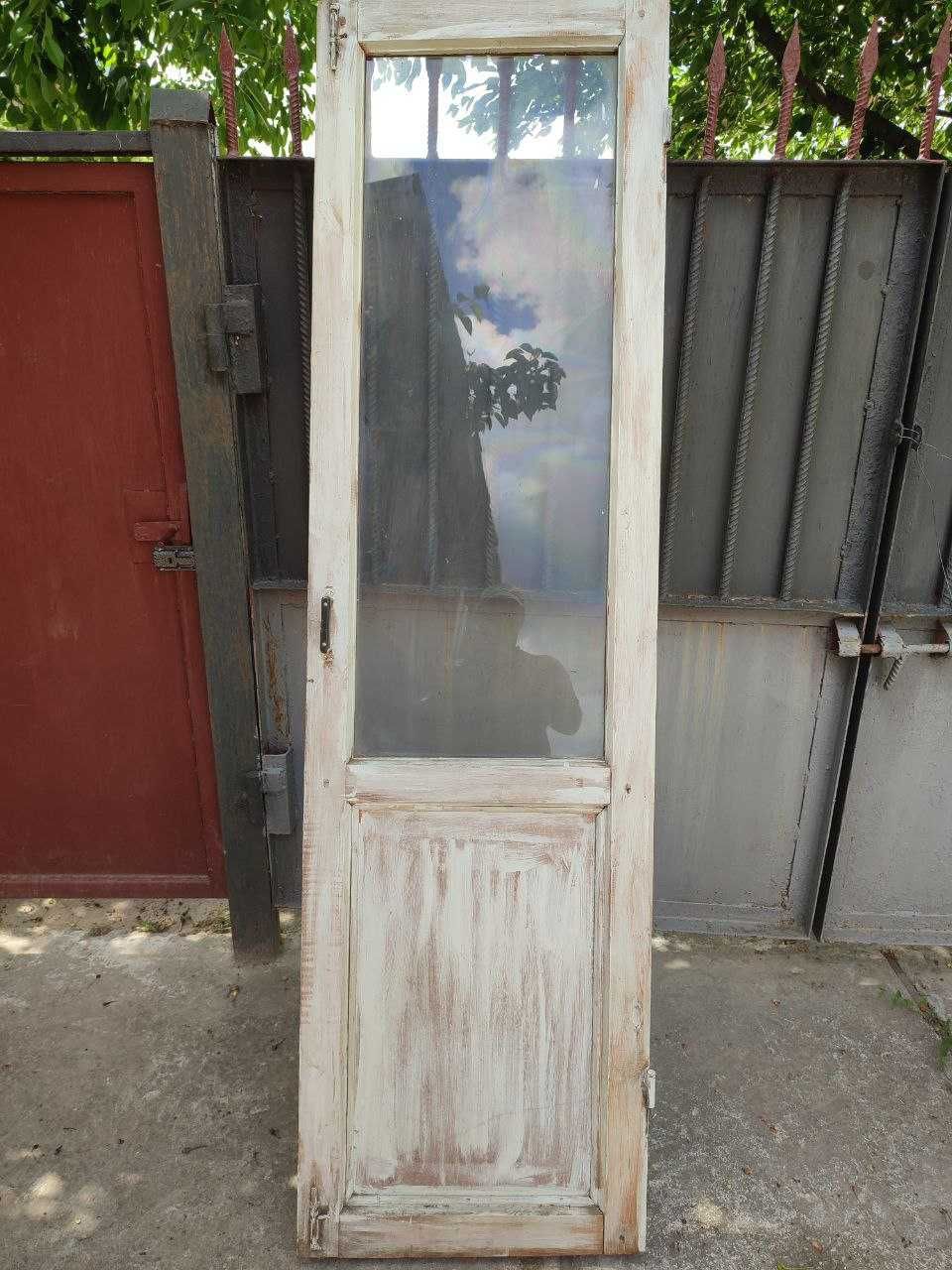 Окна, двери со стеклами балконные б/у для теплиц и замены старых